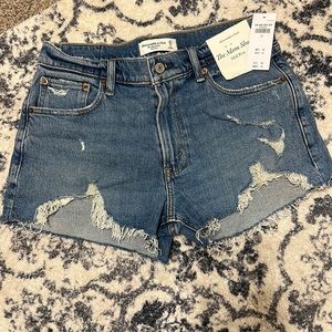 Abercrombie mom short mid rise